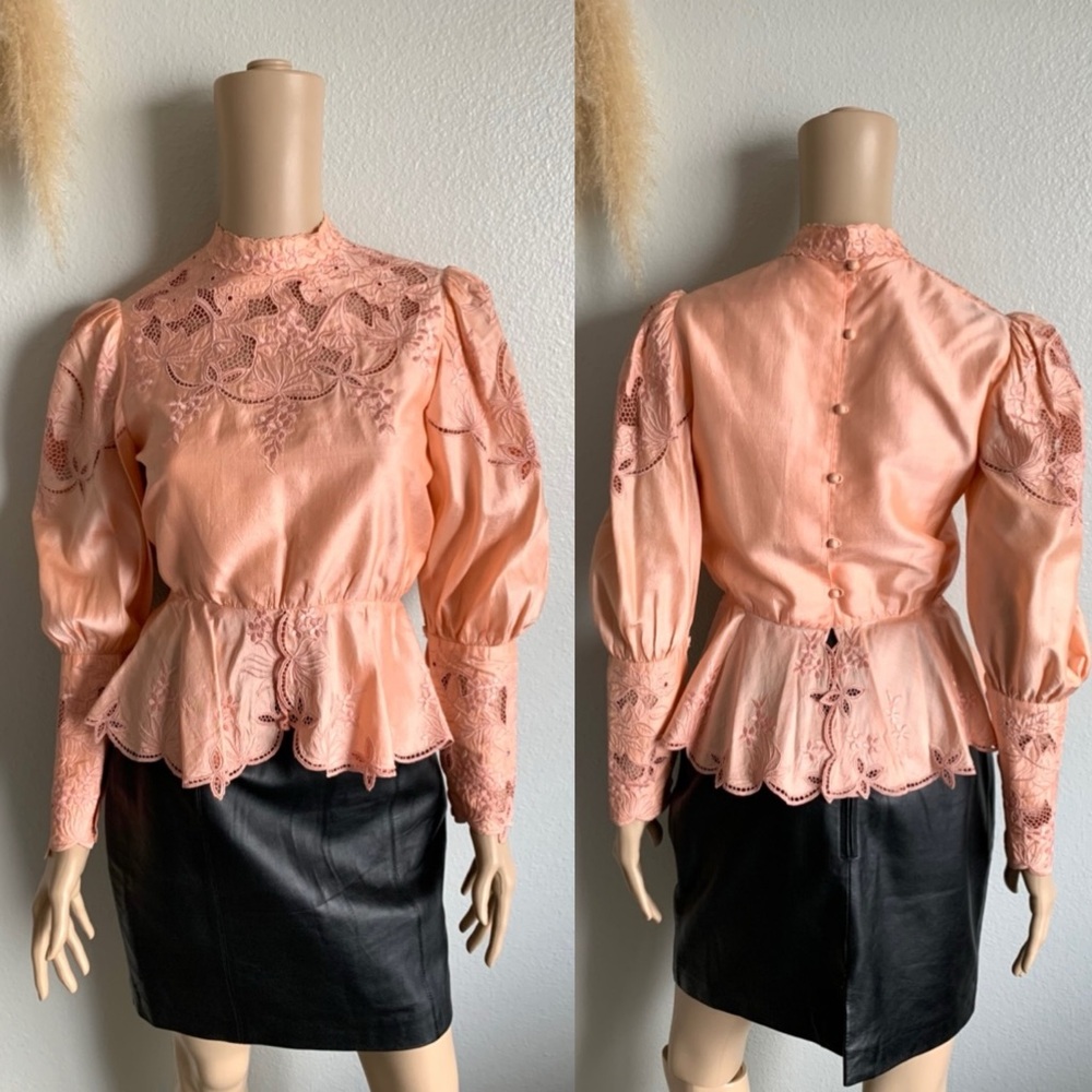 Insanely gorgeous vintage pink floral embroidered puff mutton sleeve blouse